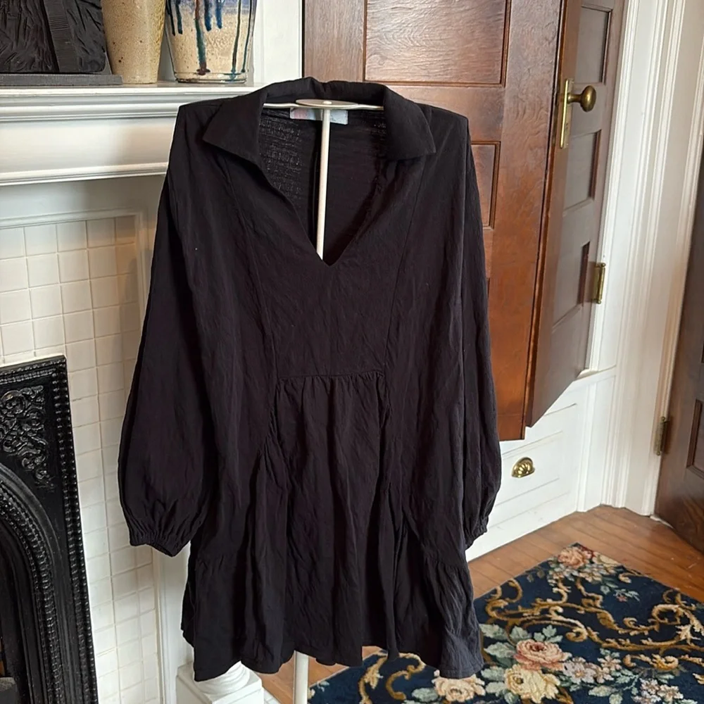Free people Beach ruffle bottom dress/coverup. Worn‎ a few times